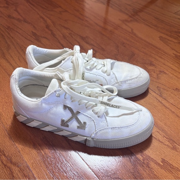 Off-White™ Low Vulcanized Canvas Sneaker White and Gray - Picture 4 of 12